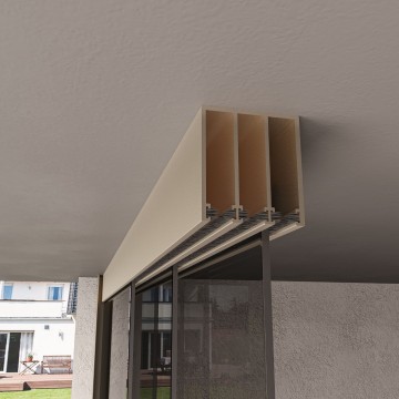 3 railsysteem creme met getint glas van 2000 tot 3000 mm breed met totale hoogte van 1970 mm tot 2700 mm