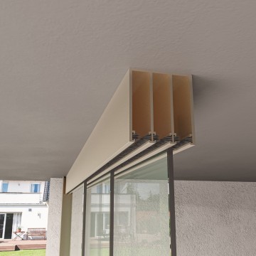 3 railsysteem creme met helder glas van 2000 tot 3000 mm breed met totale hoogte van 1970 mm tot 2700 mm