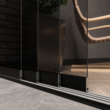 4 railsysteem zwart met getint glas van 3000 tot 4000 mm breed met totale hoogte van 1970 mm tot 2700 mm