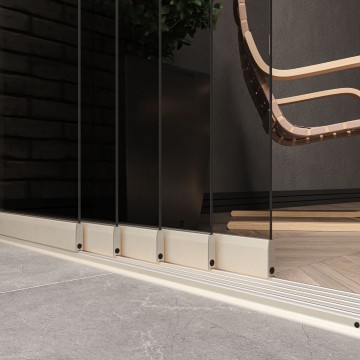 5 railsysteem creme met getint glas van 4000 tot 5000 mm breed met totale hoogte van 1970 mm tot 2700 mm