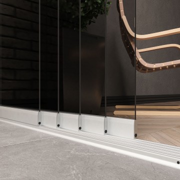 5 railsysteem wit met helder getint van 4000 tot 5000 mm breed met totale hoogte van 1970 mm tot 2700 mm