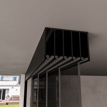 5 railsysteem zwart met getint glas van 4000 tot 5000 mm breed met totale hoogte van 1970 mm tot 2700 mm