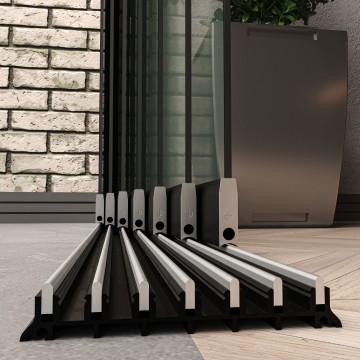 7 railsysteem zwart met helder glas van 6000 tot 7000 mm breed met totale hoogte van 1970 mm tot 2700 mm